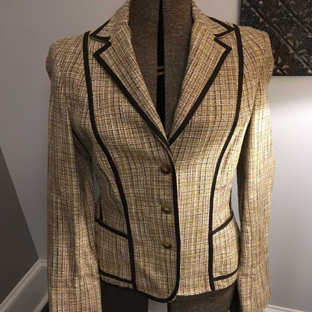 Fitted modern tweed with corduroy trim jacket